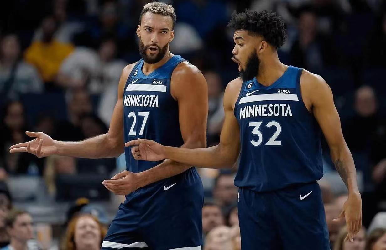 欧博abg- TheShy重要时刻出色防守，雄鹿带队取胜！比赛高潮迭起